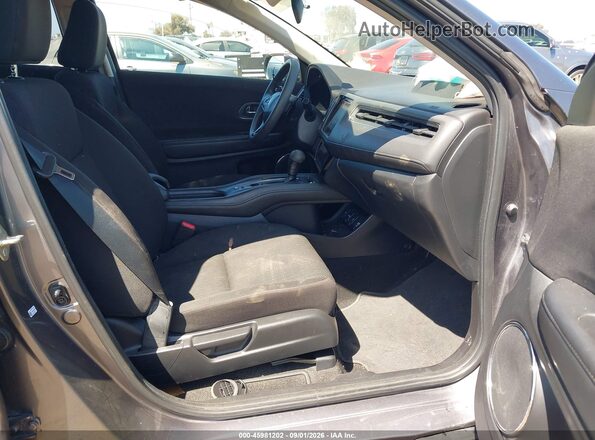 3CZRU5H58JM718753 2018 HONDA HR-V Gray Widok wnętrza z przodu
