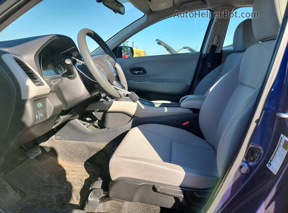3CZRU6H36HM710813 2017 HONDA HR-V Синий Вид салона спереди