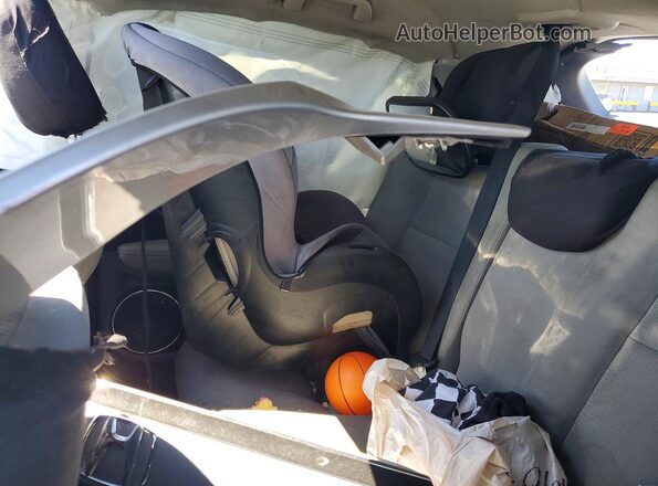 3CZRU6H58MM745431 2021 HONDA HR-V Silver Widok tylnych siedzeń