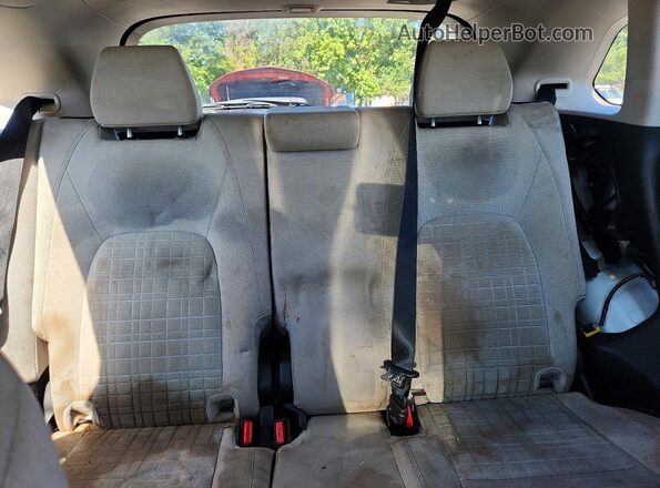 3CZRZ2H32SM752459 2025 HONDA HR-V White Rear seats view