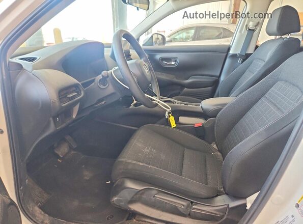 3CZRZ2H36SM767773 2025 HONDA HR-V White Вид салону спереду