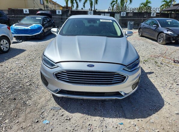 3FA6P0CD7KR139264 2019 FORD FUSION Silver Widok z przodu