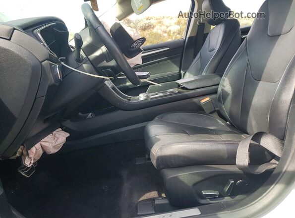 3FA6P0D98JR132400 2018 FORD FUSION Silver Widok wnętrza z przodu