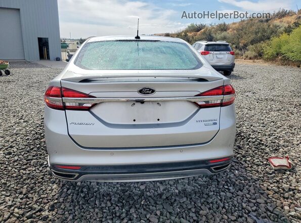 3FA6P0D98JR132400 2018 FORD FUSION Silver Widok z tyłu