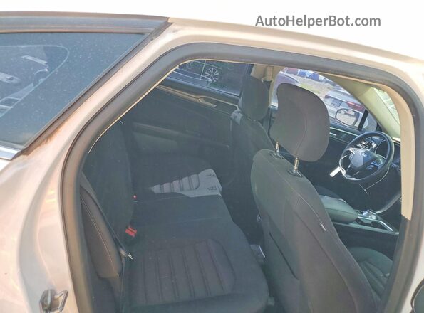 3FA6P0H7XHR356108 2017 FORD FUSION White Vista de los asientos traseros