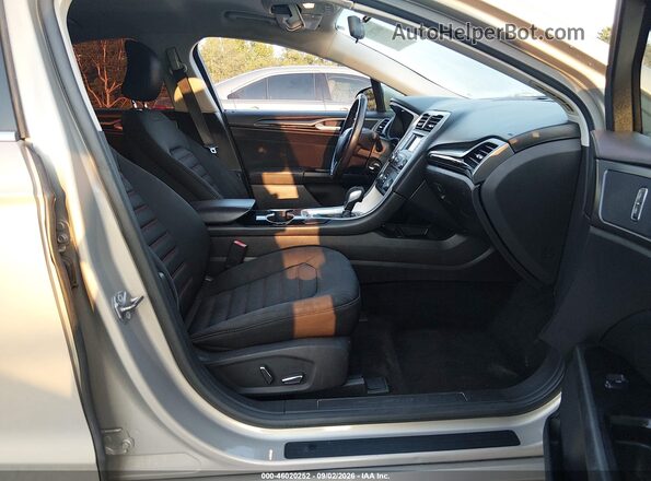 3FA6P0HD3GR136121 2016 FORD FUSION Tan Front interior view