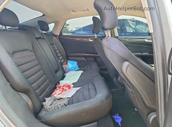 3FA6P0HD3GR390279 2016 FORD FUSION Silver უკანა სავარძლების ხედი