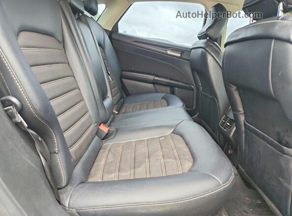 3FA6P0HD7JR256558 2018 FORD FUSION Silver Widok tylnych siedzeń