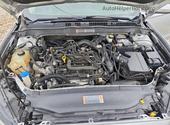 3FA6P0HD7JR256558 2018 FORD FUSION Silver Widok wnętrza z tyłu