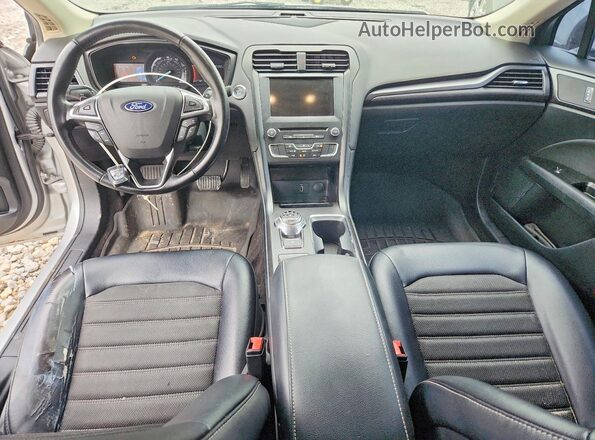 3FA6P0HD7JR256558 2018 FORD FUSION Silver Widok deski rozdzielczej