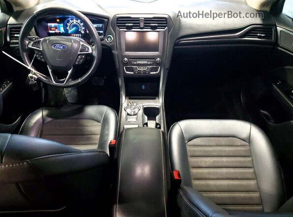 3FA6P0HDXJR196047 2018 FORD FUSION Red Widok deski rozdzielczej