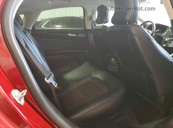 3FA6P0HDXJR196047 2018 FORD FUSION Red Widok tylnych siedzeń