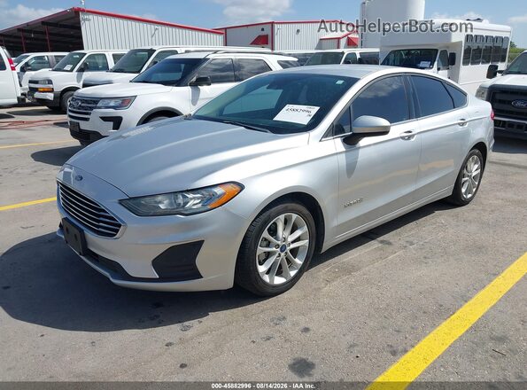 3FA6P0LU6KR258214 2019 FORD FUSION HYBRID Серебряный Передняя левая четверть