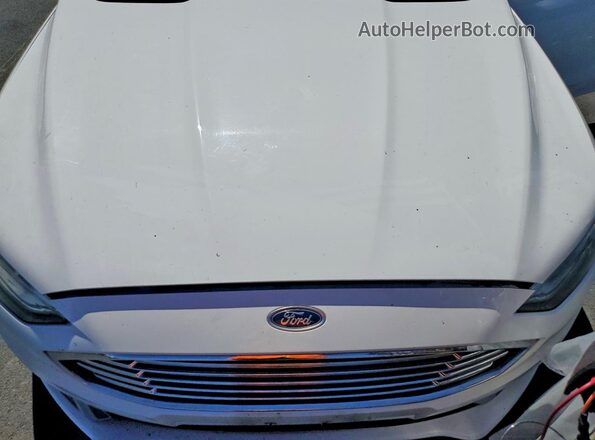 3FA6P0LU9JR155674 2018 FORD FUSION White Widok wnętrza z tyłu