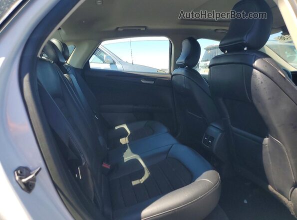 3FA6P0LU9JR155674 2018 FORD FUSION White Widok tylnych siedzeń