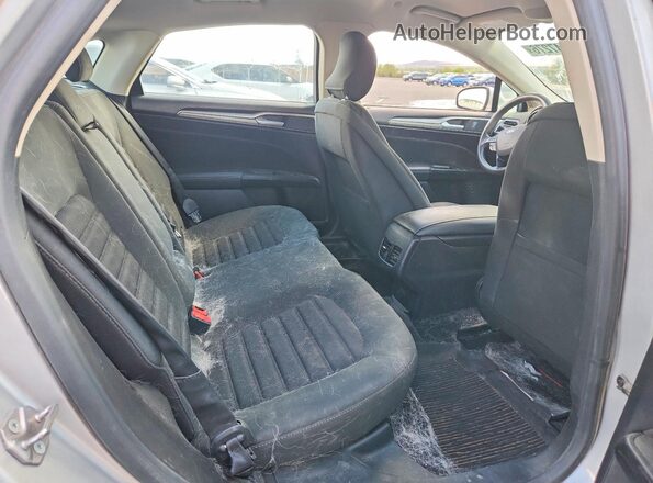 3FA6P0LU9JR182549 2018 FORD FUSION Silver Vista de los asientos traseros