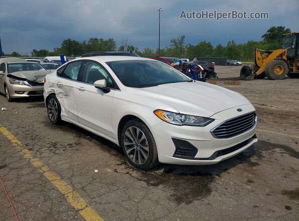 3FA6P0T97KR147585 2019 FORD FUSION Белый Передняя правая четверть