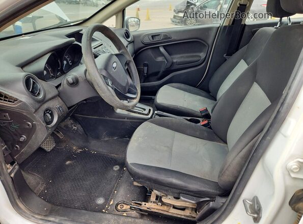 3FADP4AJ0HM163189 2017 FORD FIESTA Белый Вид салона спереди