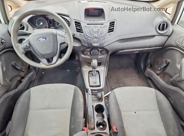 3FADP4AJ0HM163189 2017 FORD FIESTA Белый Вид панели приборов