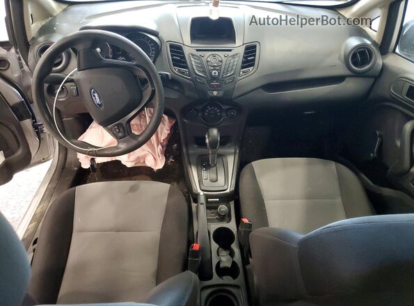 3FADP4AJ9JM108875 2018 FORD FIESTA Серебряный Вид панели приборов