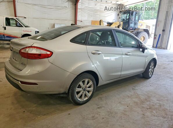 3FADP4AJ9JM108875 2018 FORD FIESTA Серебряный Задняя правая четверть
