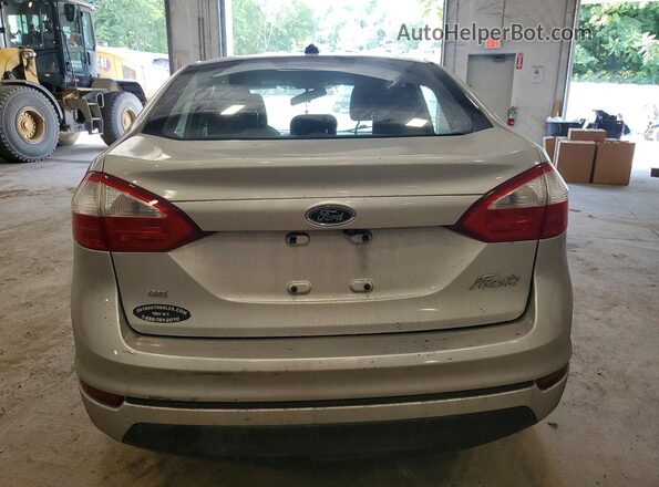 3FADP4AJ9JM108875 2018 FORD FIESTA Серебряный Вид сзади