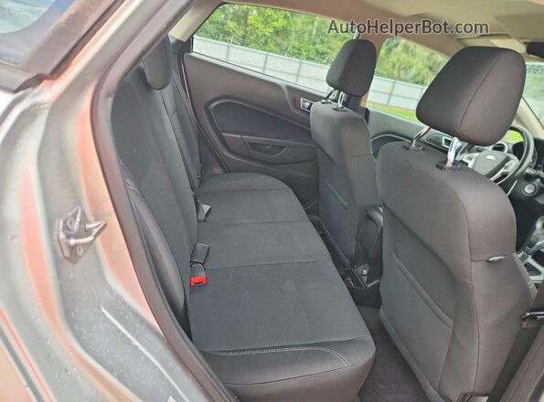 3FADP4BJ0GM103703 2016 FORD FIESTA Silver Vista de los asientos traseros