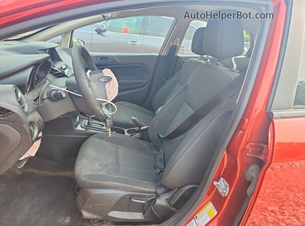 3FADP4BJ3JM126626 2018 FORD FIESTA Red Widok wnętrza z przodu