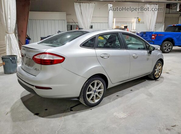 3FADP4BJ5KM105651 2019 FORD FIESTA Серебряный Задняя правая четверть