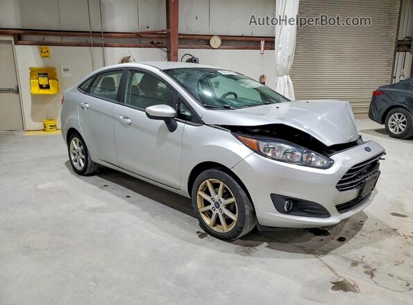 3FADP4BJ5KM105651 2019 FORD FIESTA Серебряный Передняя правая четверть