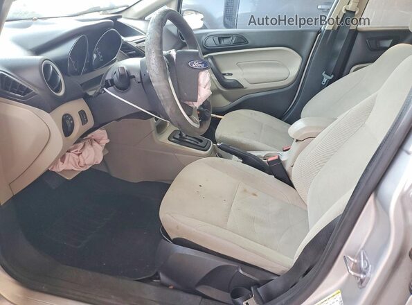 3FADP4BJ5KM163937 2019 FORD FIESTA Silver Սալոնի դիմացի տեսք