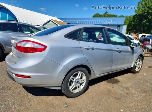 3FADP4BJ9JM116408 2018 FORD FIESTA Серебряный Задняя правая четверть