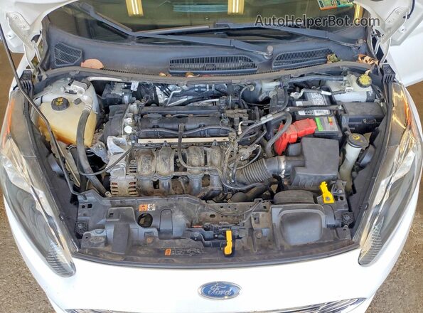 3FADP4EJ4JM132866 2018 FORD FIESTA White Widok wnętrza z tyłu