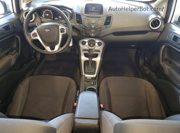 3FADP4EJ4JM132866 2018 FORD FIESTA White Widok deski rozdzielczej