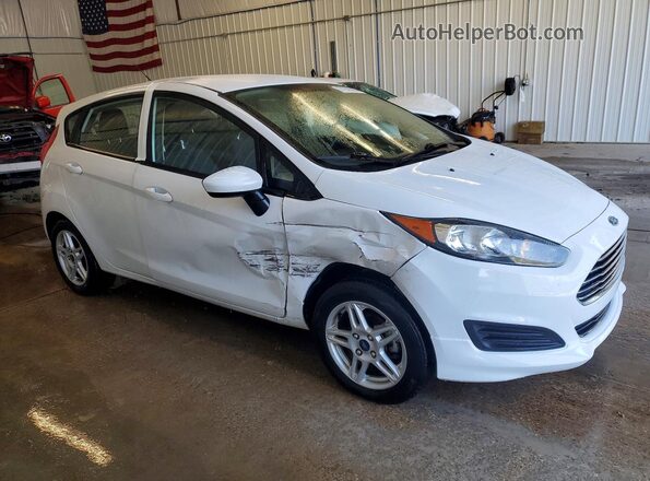 3FADP4EJ4JM132866 2018 FORD FIESTA White Przód prawy