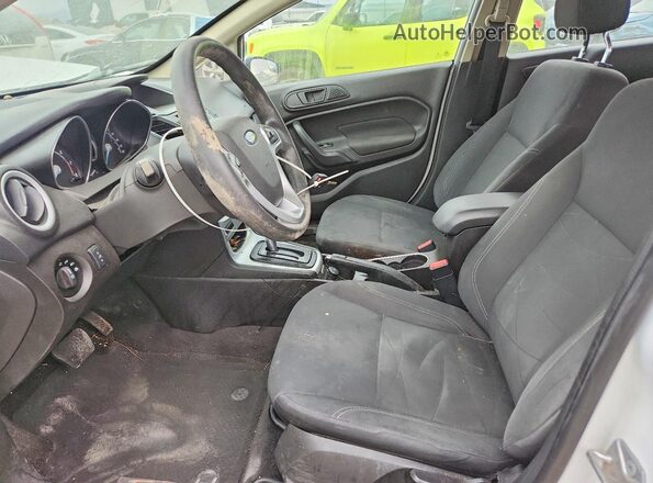 3FADP4EJ6JM118760 2018 FORD FIESTA White Front interior view