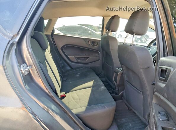 3FADP4EJ9HM113076 2017 FORD FIESTA Gray Widok tylnych siedzeń