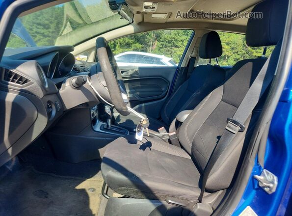 3FADP4EJ9JM135648 2018 FORD FIESTA Синий Вид салона спереди
