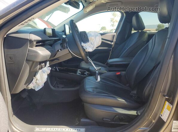 3FMTK3RM2PMA02687 2023 FORD MUSTANG Charcoal Widok wnętrza z przodu