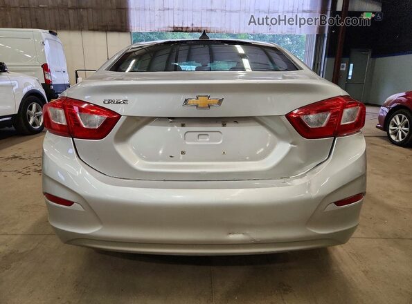 3G1BC5SM2HS565876 2017 CHEVROLET CRUZE Silver Vista trasera