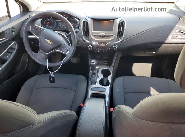 3G1BE5SMXGS598178 2016 CHEVROLET CRUZE Белый Вид панели приборов