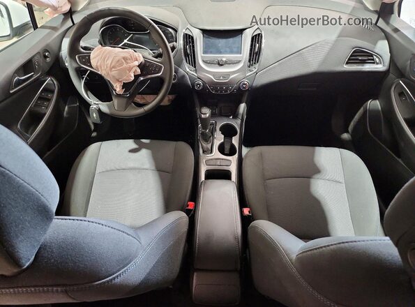 3G1BE6SM8JS606324 2018 CHEVROLET CRUZE White Widok deski rozdzielczej