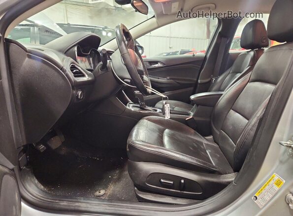 3G1BF6SM1HS594041 2017 CHEVROLET CRUZE Silver Widok wnętrza z przodu
