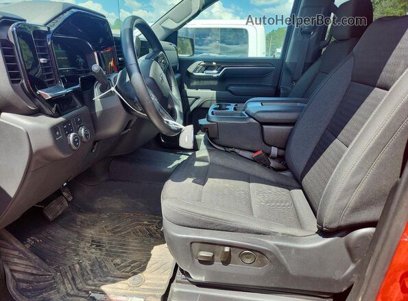 3GCPDFEK7PG108251 2023 CHEVROLET SILVERADO Red Widok wnętrza z przodu