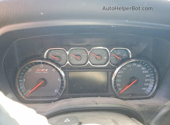 3GCUKREC8HG324470 2017 CHEVROLET SILVERADO Белый Вид щитка приборов