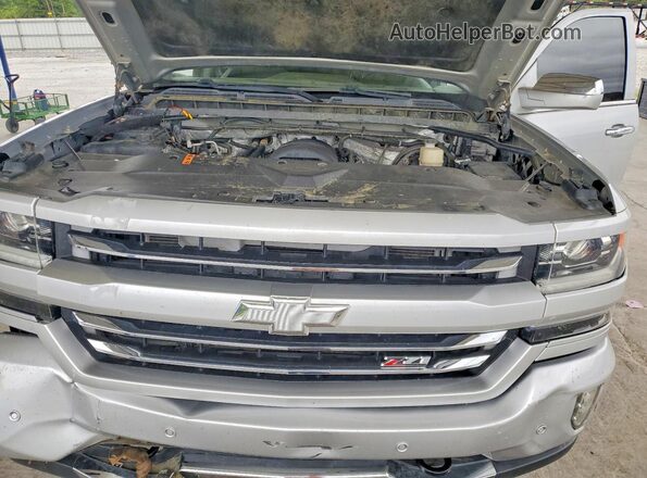 3GCUKSEJ6HG189673 2017 CHEVROLET SILVERADO Silver Widok wnętrza z tyłu