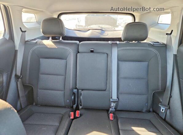 3GKALMEG7RL122948 2024 GMC TERRAIN Silver Widok tylnych siedzeń