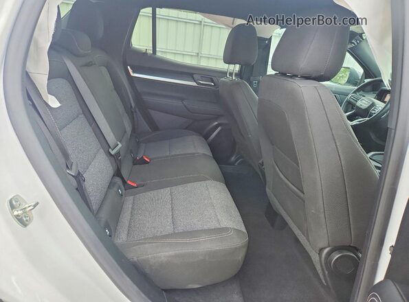3GKALUEGXTL450176 2026 GMC TERRAIN White Вид задньої частини салону