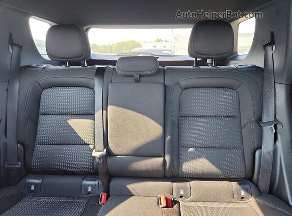 3GNAXHEG2TL490296 2026 CHEVROLET EQUINOX Silver Вид задніх сидінь