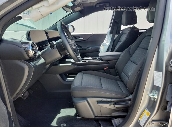 3GNAXHEGXTL284255 2026 CHEVROLET EQUINOX Gray Widok wnętrza z przodu